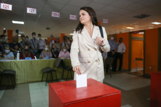 Sviatlana Tsikhanouskaja, candidata alle presidenziali, vota. Minsk, 9 agosto  2020.