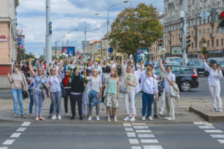 Marcia delle donne su praspiekt Niazaliežnasci. Agosto 2020.