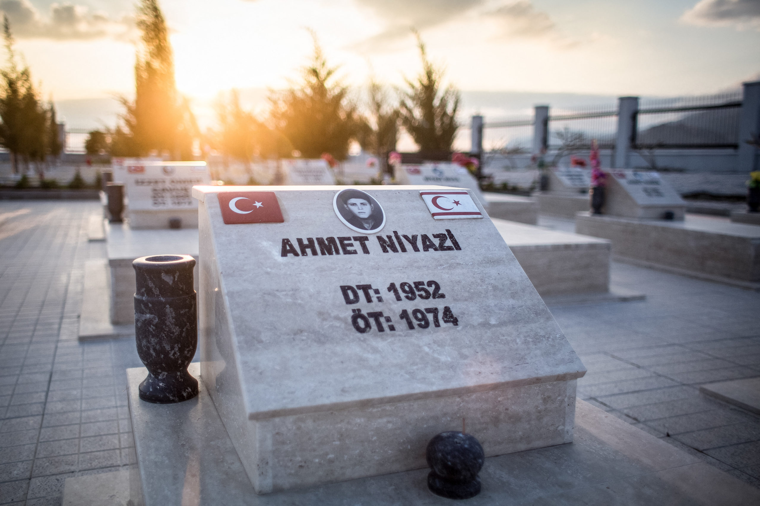 La tombe d'un Chypriote turc, exécuté  en 1974 à Taskent, dans le nord de l'île, par des Chypriotes grecs.