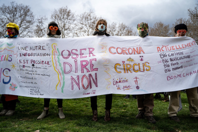 Kundgebung von Libert Air gegen die Maskenpflicht und die Coronamaßnahmen. Lyon, Frankreich, 13. März 2021 (Nicolas Liponne)