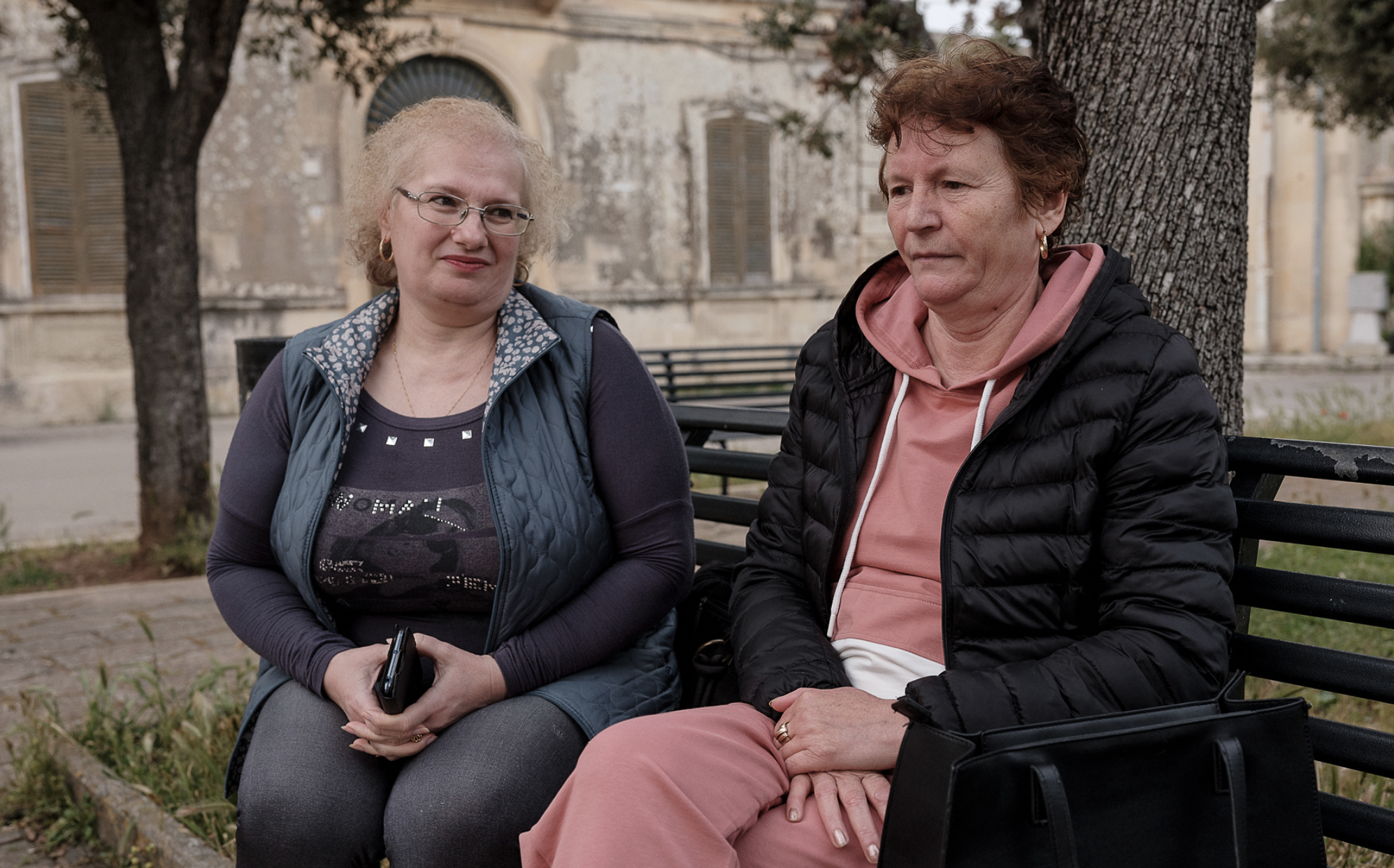 Mioara (left) and Neta (right), both from Craiova, work as maids in the town of Cursi, province of Lecce. Italy, May 2022. ©Cosmin Bumbuț