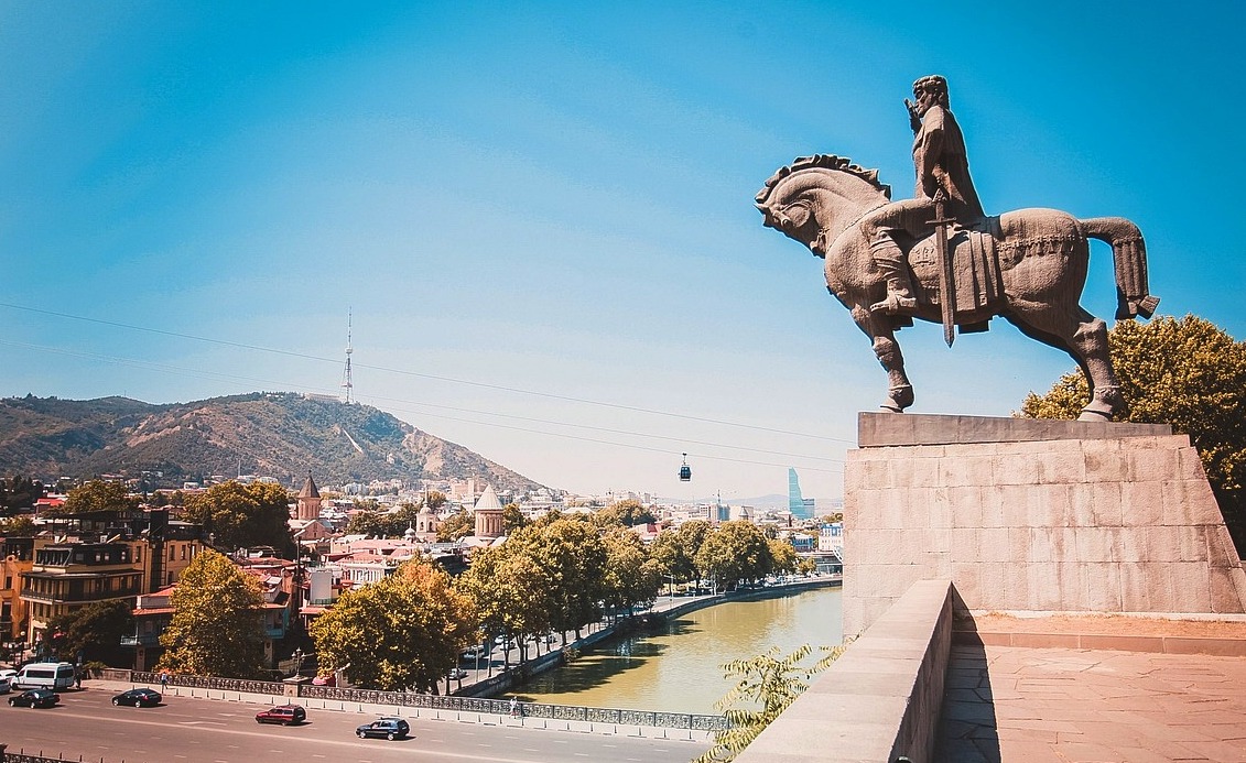La statua equestre del re Gorgasali, Tbilisi. | Foto: Marina Stroganova/Pixabay