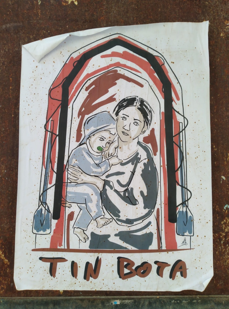 „Tin bota“ („Durchhalten“ im lokalen Dialekt) war eines der Mottos von Freiwilligen und Einheimischen in den Tagen nach dem Hochwasser. Dieses Plakat wurde in Faenza, einer der betroffenen Städte, aufgehängt. Foto: Mattia Bergamini