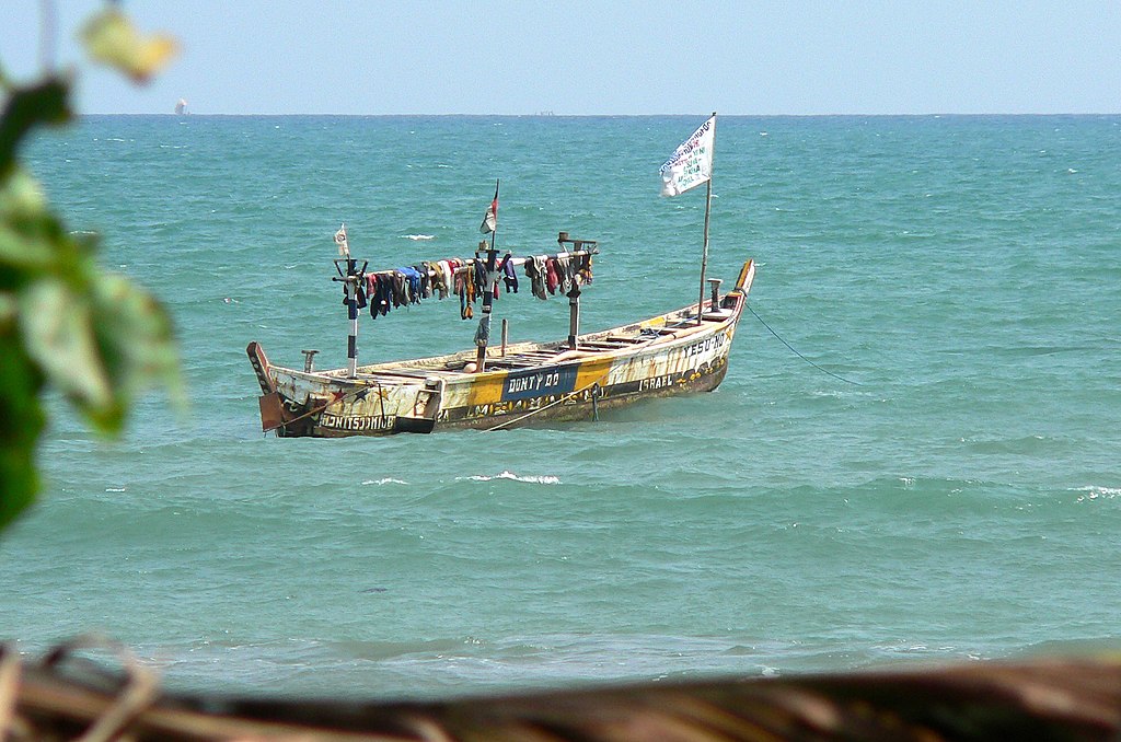 A traditional fishing boat off the Ghanaian coast. | Photo: Stig Nygaard/Flickr