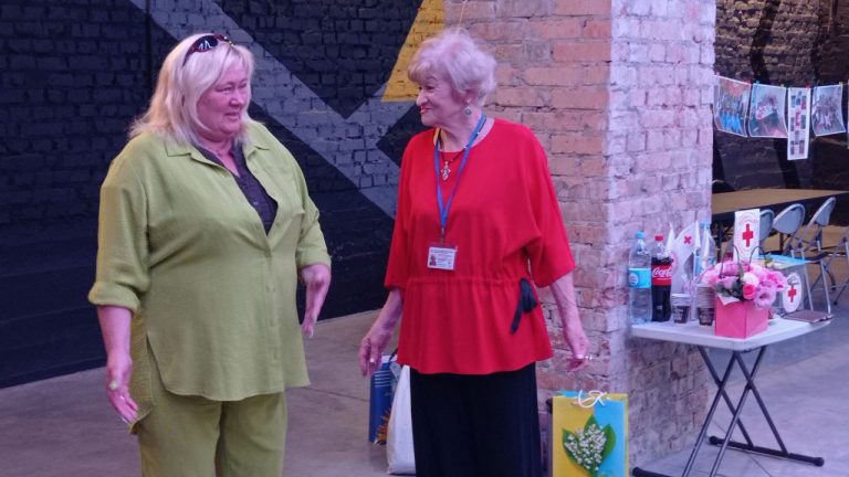 Natalia (left) with Lyudmyla Kalashnikova, head of the Orikhiv district organisation of the Red Cross Society. They were helping those in need. | Photo: Orikhiv district organisation of the Red Cross Society