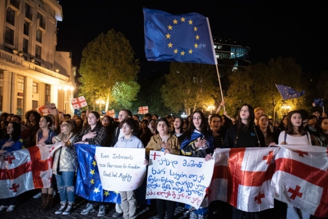 Manfestation des jeunes anti-"loi russe" à Tbilisi, 21 avril 2024. ©Mariam Nikuradze/OC Media