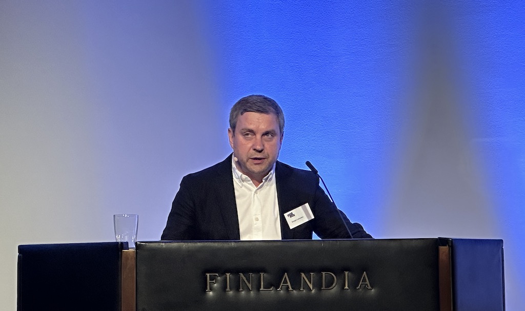 Sergey Lebedev during his closing speech of the Debates on Europe, at Finlandia House. Helsinki, 18 May 2025. | Photo: ©GpA