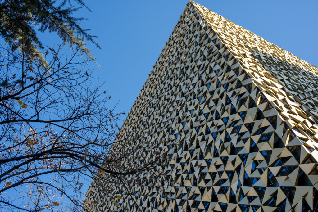 Detail of Stefano Boeri's Blloku Cube in the centre of Tirana.
| Photo: ©Federico Caruso