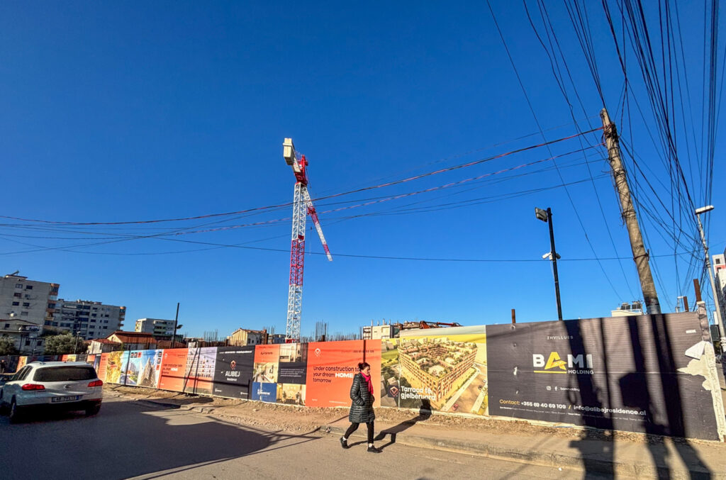 Tirana is plastered with renderings and construction sites. | Photo: ©FB