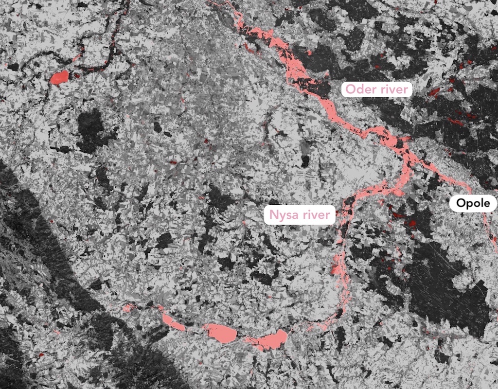 Flooding between Kłodzko and Bystrzyca Kłodzka between September 15-16 2024. | Copernicus Sentinel-2/Google Earth Engine by Tom Brown