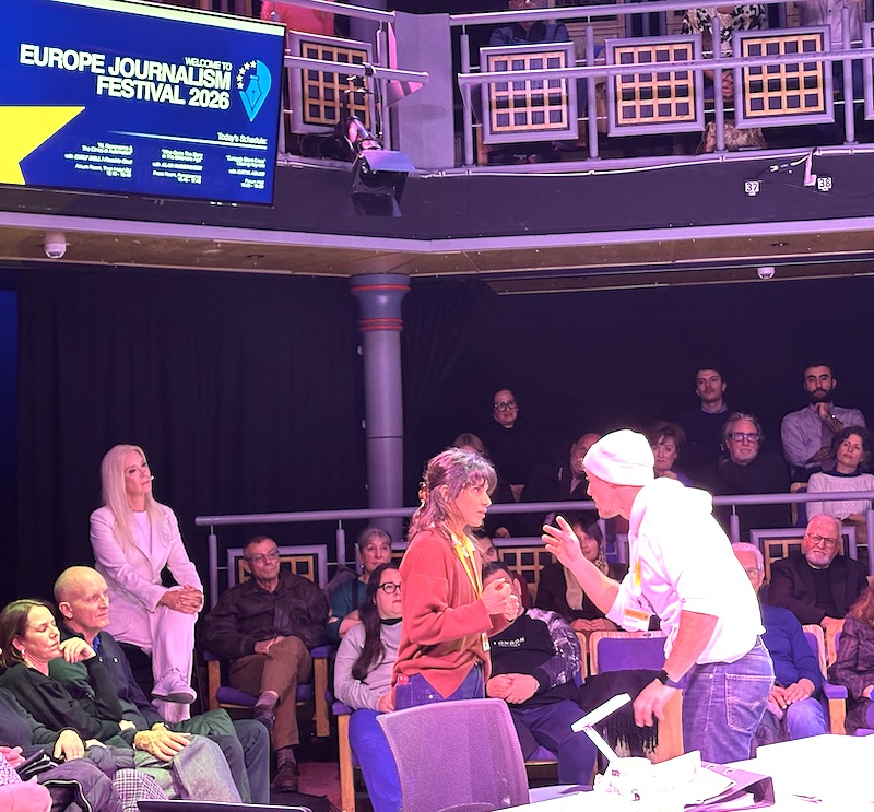 The Influencer (Davide Tucci) vs. the Journalist (Michela Farrugia). | Photo: ©GpA