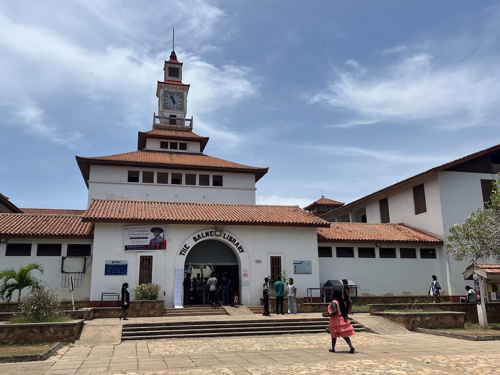 Accra. Il campus dell’University of Ghana, dove studiano i giovani che hanno partecipato al workshop e che applicheranno Aquabeher nei loro progetti. | Foto: ©Marta Abbà