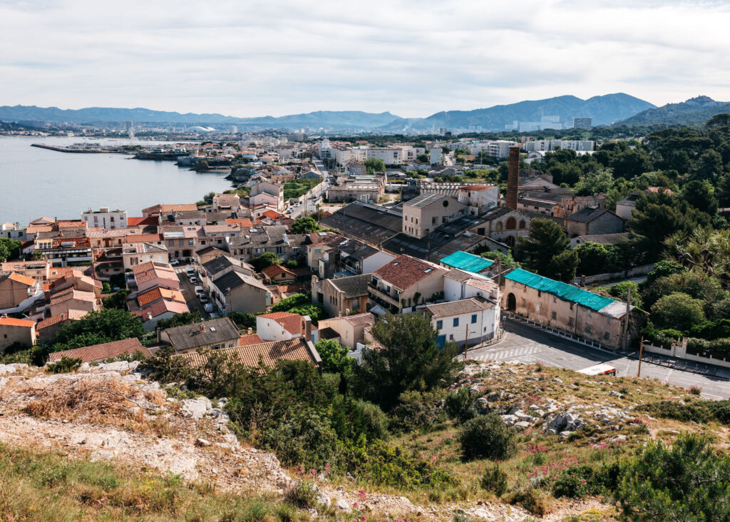 L’ex fabbrica di acido tartarico Legré-Mante nel quartiere della Madrague, a Marsiglia. Chiusa dal 2009, il suo terreno di 85.000 m2 è oggi altamente contaminato da metalli pesanti che possono provocare saturnismo. | Foto: ©Maïté Baldi