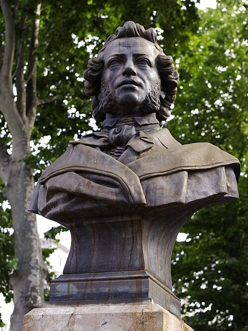Büste von Alexander Puschkin in Tiflis, von Feliks Chodorowicz (1892). | Foto: w0zny, CC BY-SA 3.0