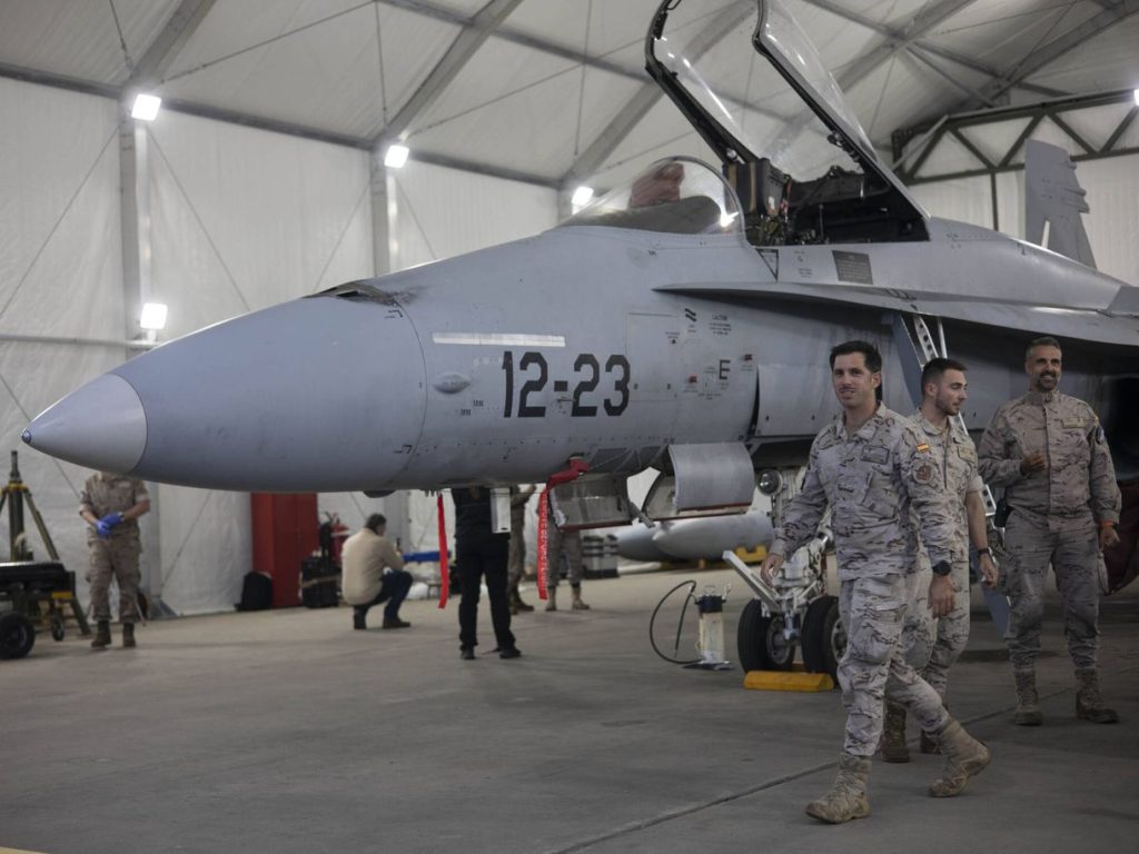 The Spanish pilots from the ‘Paznic’ detachment shot down the first aerial threat in Romania since their country joined NATO in 1982. | Photo: L.G-A
